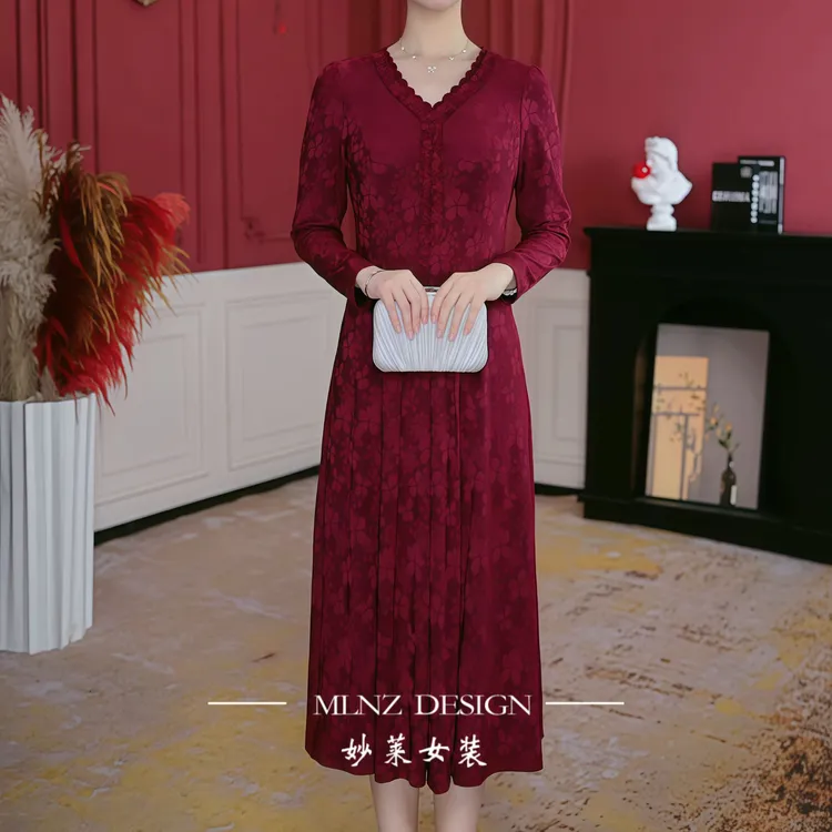 【妙莱四叶草】红色秋季新款时尚优雅品牌上档次妈妈装长袖连衣裙