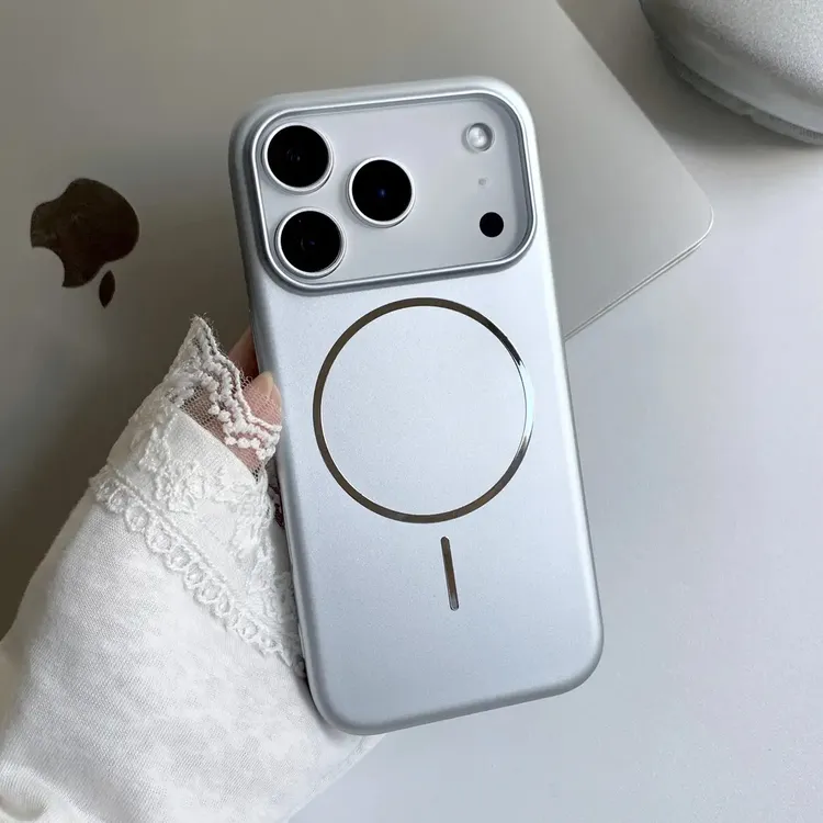 新款适用iphone17promax磁吸手机壳金属漆苹果17超薄16磨砂15防摔