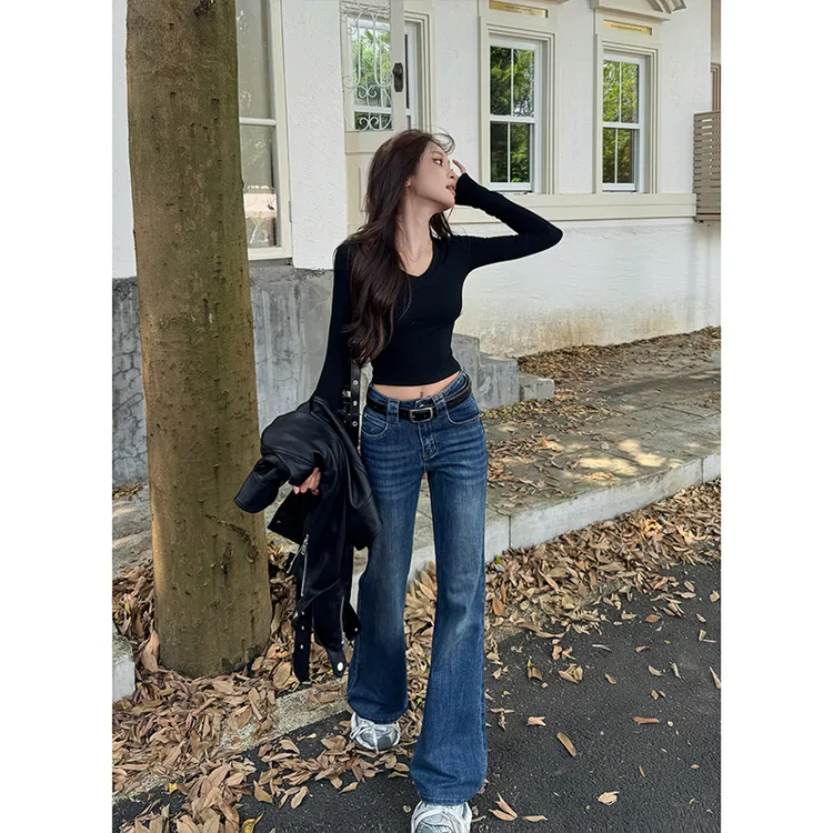 早秋修身弹力不贴腿刺绣微喇牛仔裤女2025新款中低腰显瘦百搭长裤