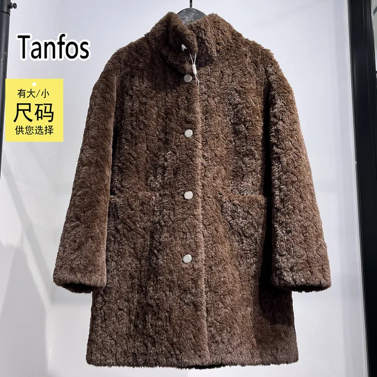 122305E女装立领排扣宽松加厚保暖仿皮毛一体外套识体店