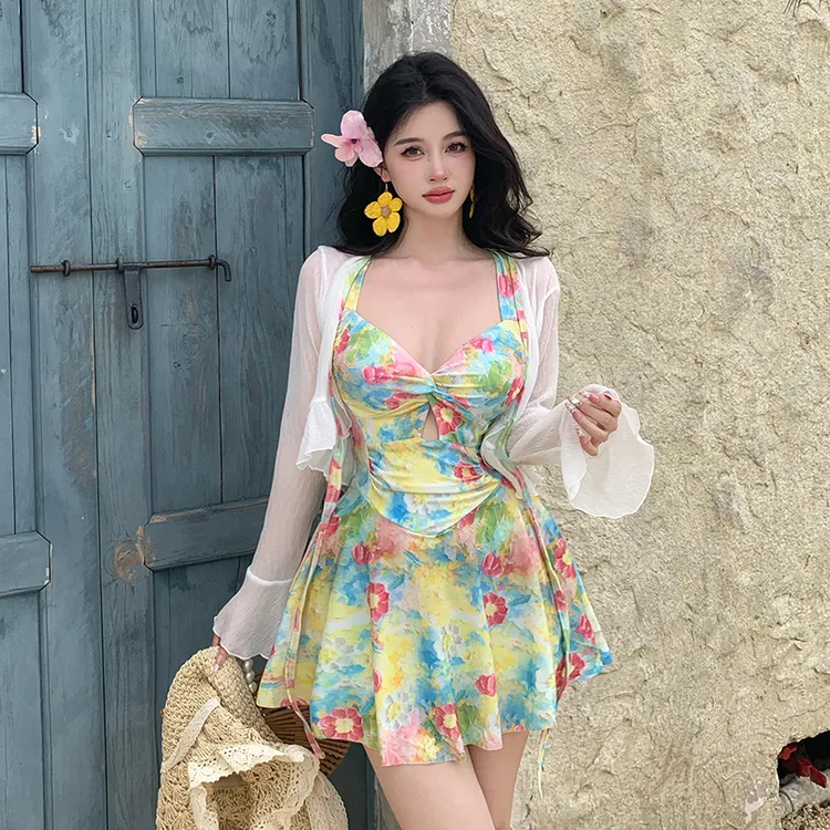 新款大码泳衣女连体裙式长袖罩衫遮肚子海边度假大码微胖温泉泳装