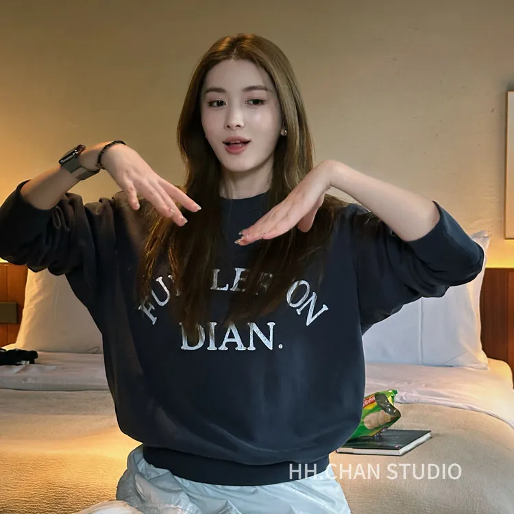 HH.CHAN“满分”定制棉进口美式复古藏青刺绣圆领卫衣HH53H38232