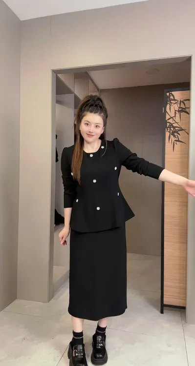 【婷婷】2025秋季新款时尚洋气6136花朵套装