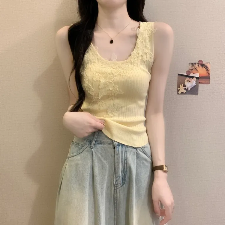 法式别致减龄气质温柔蕾丝拼接小吊带背心女内搭夏季短款冰丝上衣
