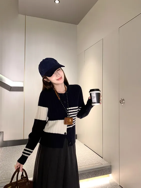 【航海日记】撞色毛织开衫秋季休闲短款针织外套女条纹秋冬显瘦