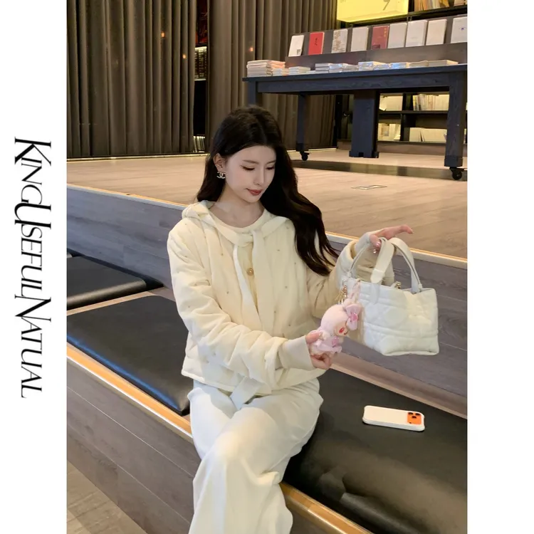 KUN【小酒窝】不一样的美 丝绒绣花两穿90白鸭绒加厚冬款浅黄羽绒服