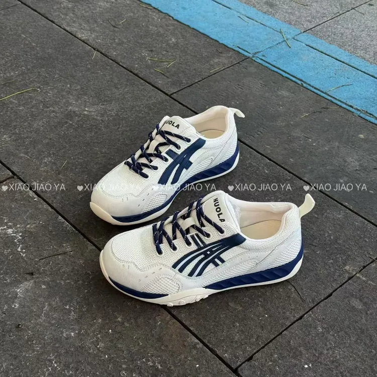 现现XIAOJIAOYA【球鞋】“运动风网面透气百搭休闲鞋”（跟高2.5）