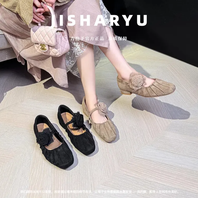 加肥加宽大码女鞋复古花朵时尚百搭晚风绝美浅口褶皱软底玛丽珍
