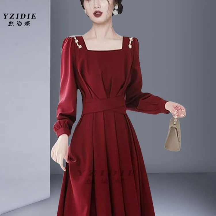 酒红色洋装2025秋季新款礼服时尚收腰中长版高级轻奢法式小众女
