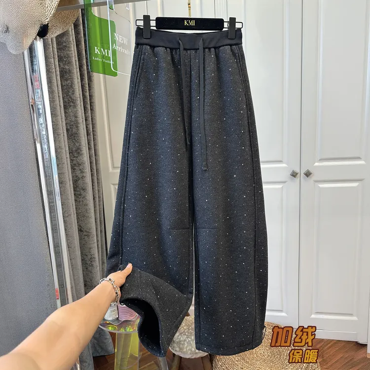 高级重工烫钻拼接抽绳松紧腰卫裤女弯刀裤加绒加厚宽松2025秋冬款