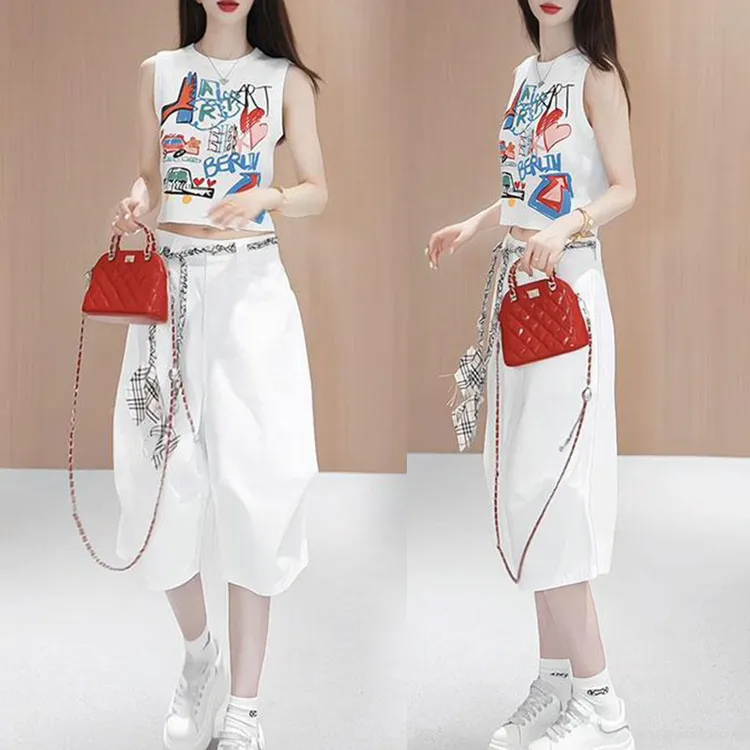 小个子甜美时尚气质穿搭夏季涂鸦圆领无袖背心百搭短裤子夏季套装