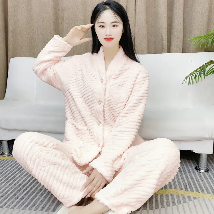 2025新款睡衣女秋季法兰绒加厚加绒保暖珊瑚绒中年家居服套装Y180