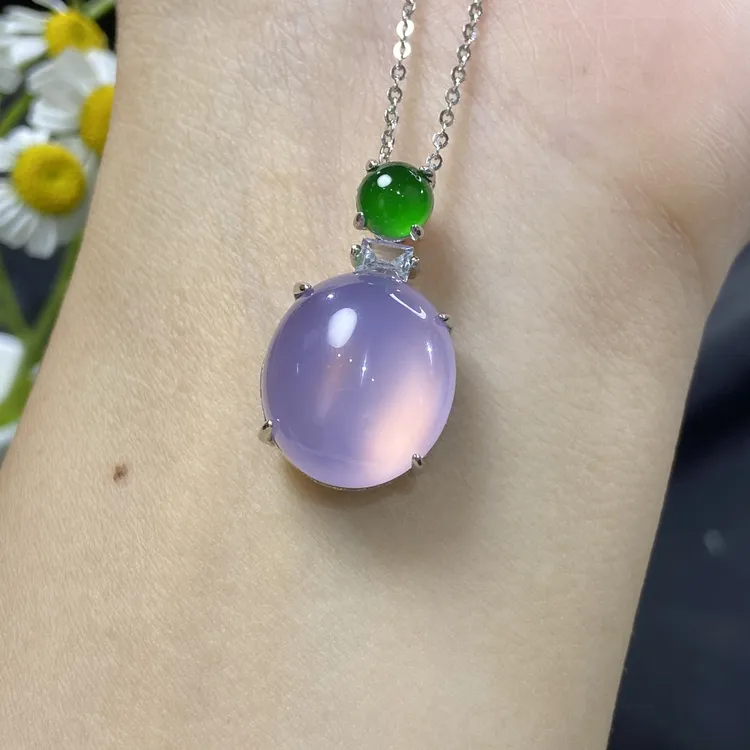 时尚休闲百搭天然玉髓鸽子蛋镶嵌S925银女款吊坠挂件玉石项链精美