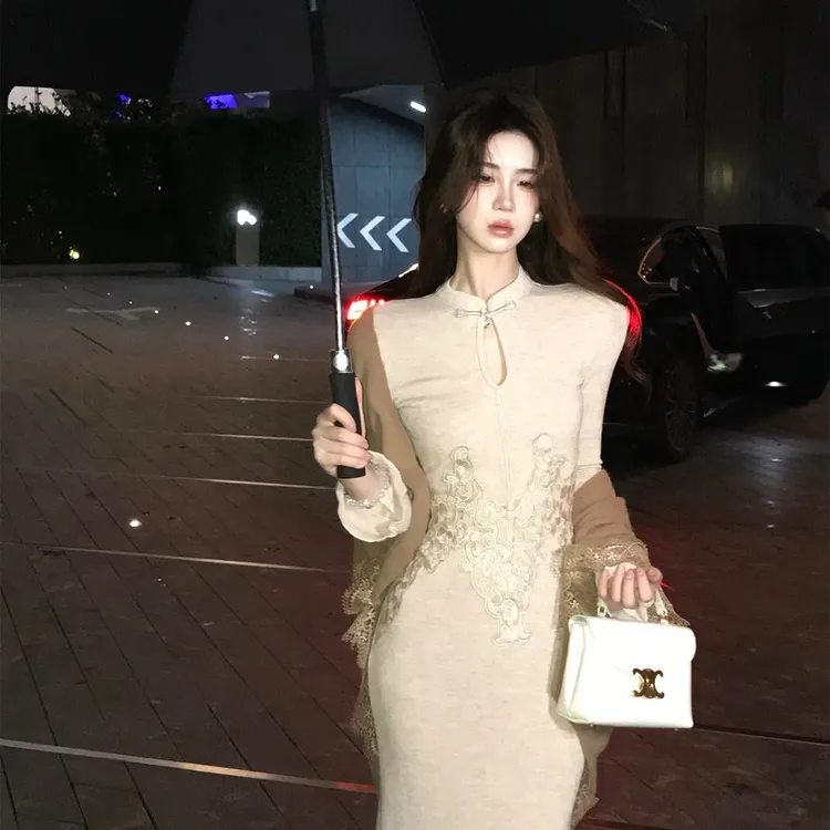 木子李的李【杏织云裳】新中式时尚气质立领盘口刺绣长裙设计感披肩