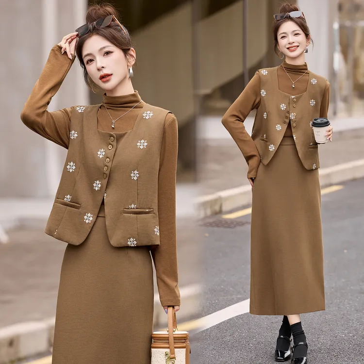 小香风咖色碎花马甲T恤半身裙套装女春秋甜美流行爆款超火三件套