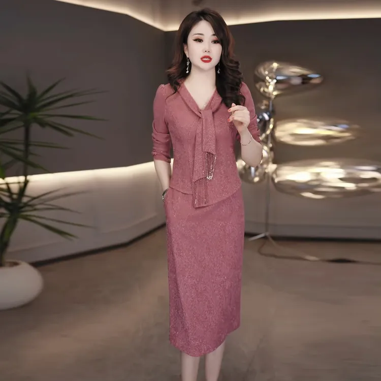 2025早秋新款中年妈妈装减龄气质显瘦时尚轻奢女人味百搭连衣裙