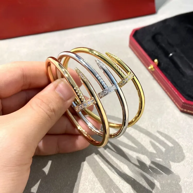 钛钢手镯 金色钉子手镯百搭时尚精致轻奢高级小众不掉色头尾带钻