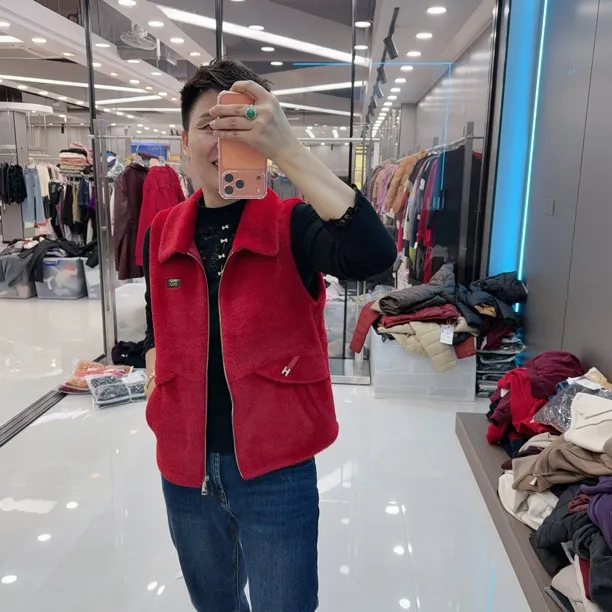 仿貂绒超柔3色保暖不臃肿皮毛一体马甲3010品