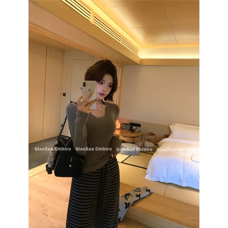 【千寻严选】秋季时尚气质百搭修身显瘦洋气设计感上衣QXD5SY8319A