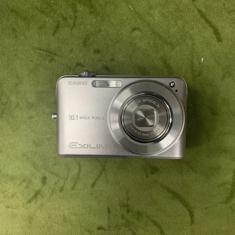 95新 Casio/卡西欧 z1080日本原装 清透自然冷白1010w像素3倍光变