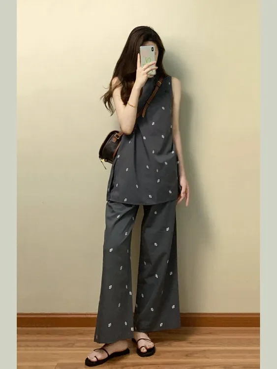 绣花新中式显瘦复古马甲背心上衣女宽松休闲阔腿裤百搭通勤风套装