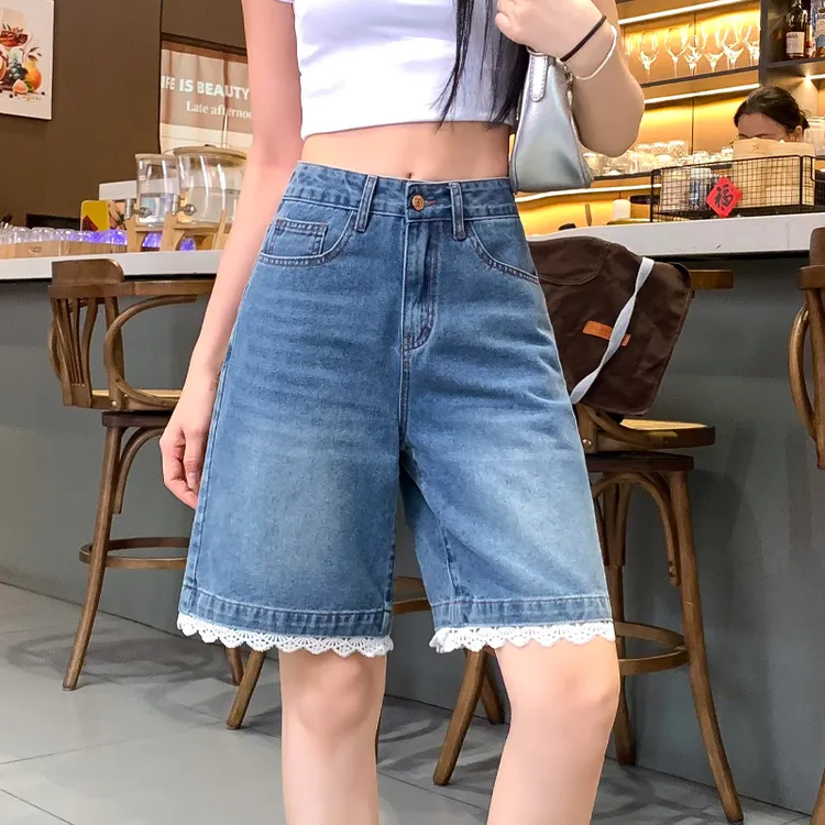 2025夏季新款时尚百搭显瘦蕾丝边设计感宽松高腰A字牛仔短裤女