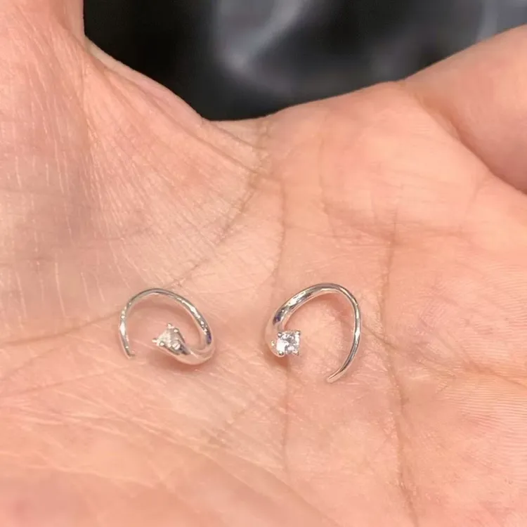 简简单单~后戴式日常简约百搭锆石ins耳钉通勤耳环女爆款耳饰7815