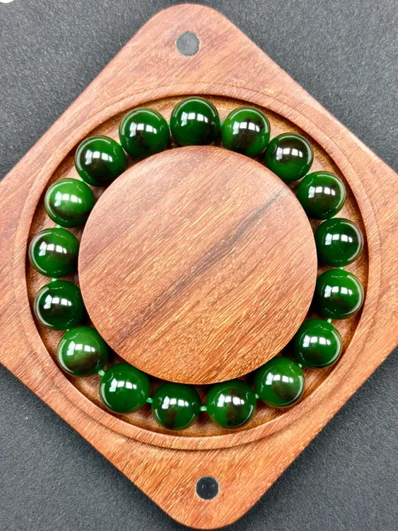 【俄料】和田玉碧玉聚红皮老料意境一线手串珠径约12mm