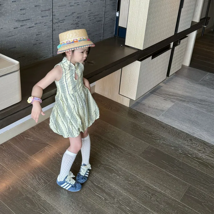 小思家女童连衣裙2025夏季洋气复古法式别致碎花无袖背心花苞裙