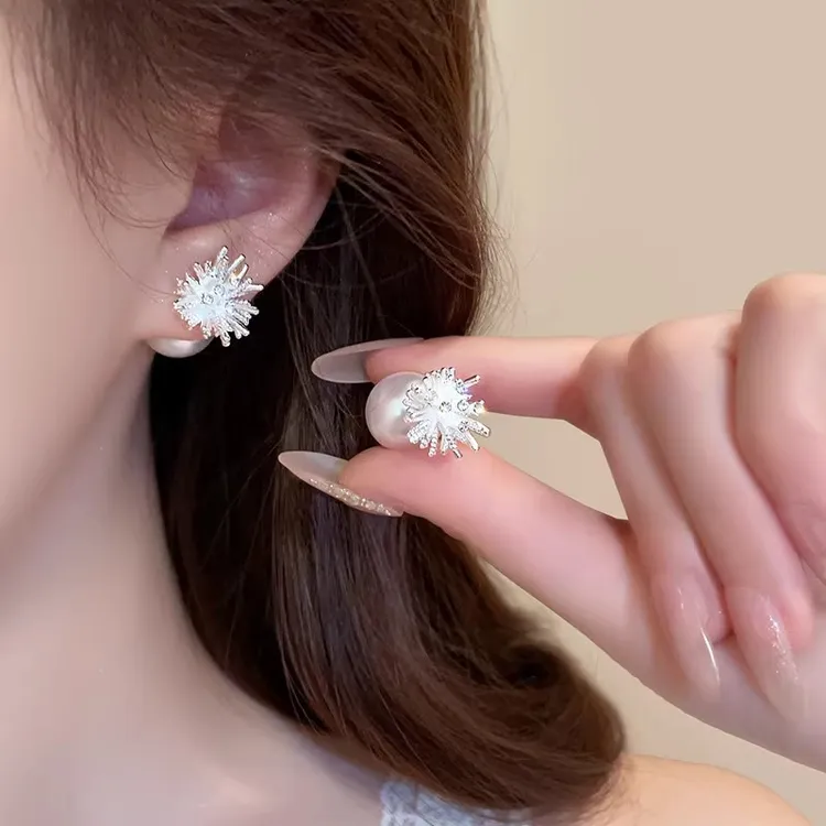 一款两戴银色大烟花仿珍珠耳钉女新款设计感通勤简约个性耳饰5416