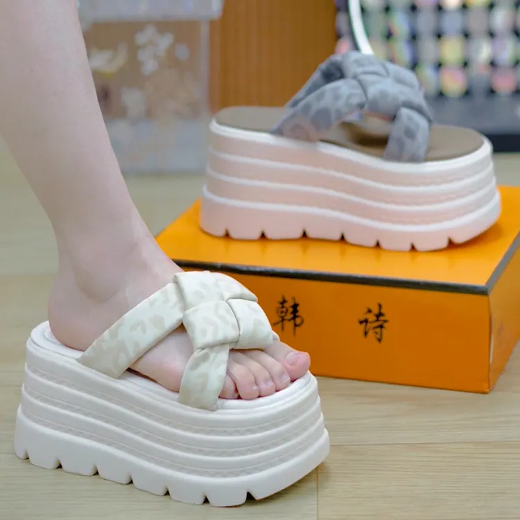 8cm小个子方块厚底凉拖鞋女2025夏季百搭增高休闲拖鞋