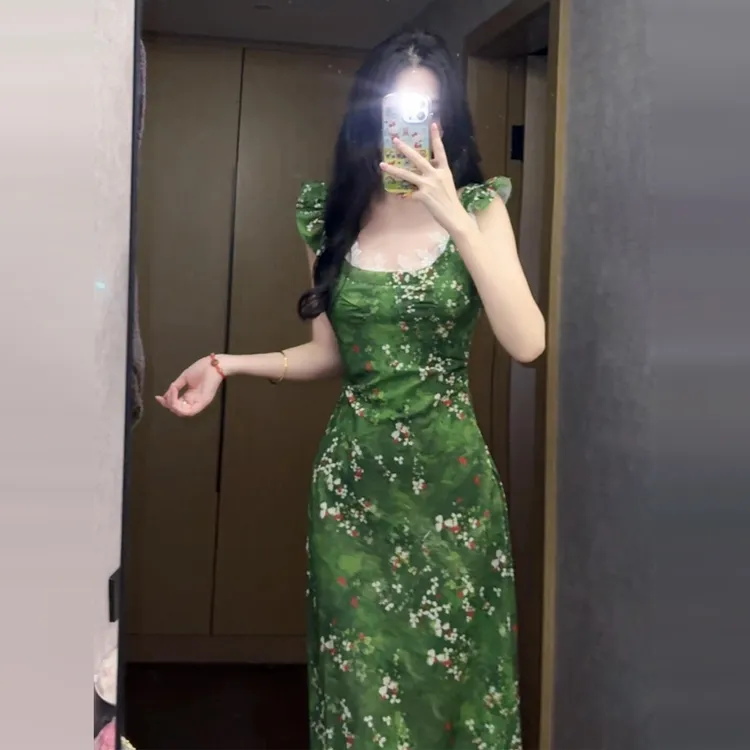 法式小飞袖绿色碎花连衣裙子女夏季2025新款高级方领收腰长裙3823