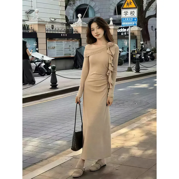 纯欲辣妹气质斜肩木耳飘带收腰显瘦连衣裙女秋季新款露肩长裙