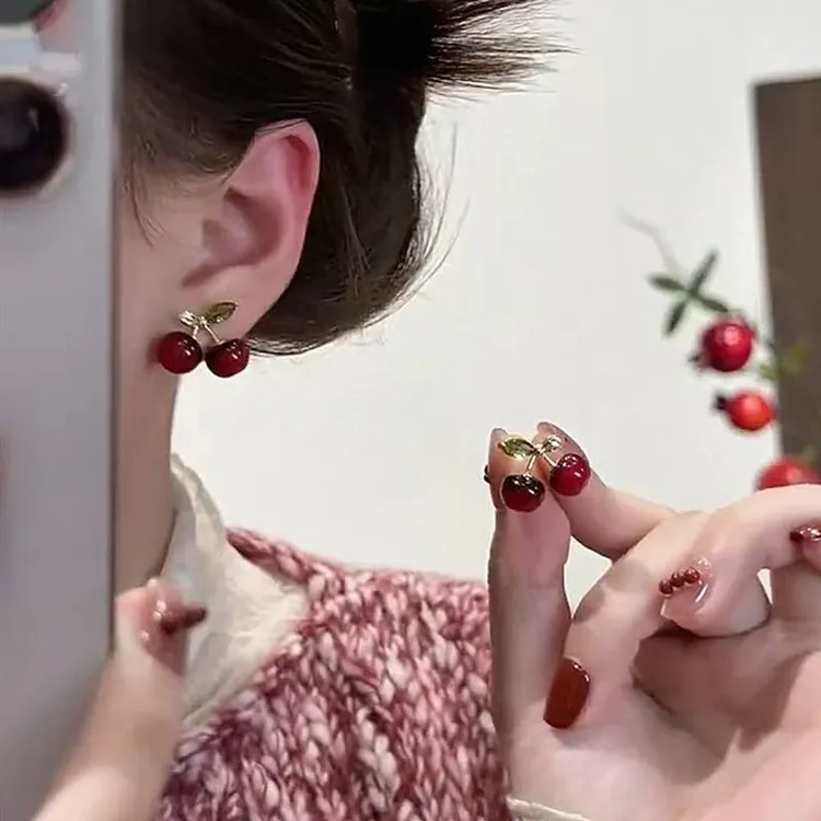 红色樱桃耳钉女新款高级感耳环轻奢新年耳饰百搭时尚饰品小众饰品