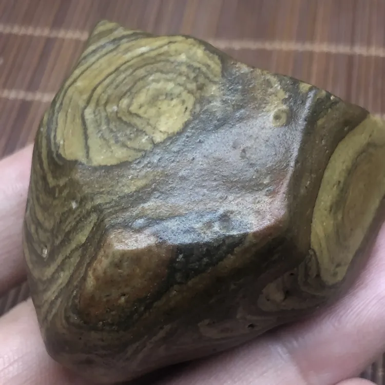 戈壁石彩泥重彩黑花五堡，出几个珠子没问题