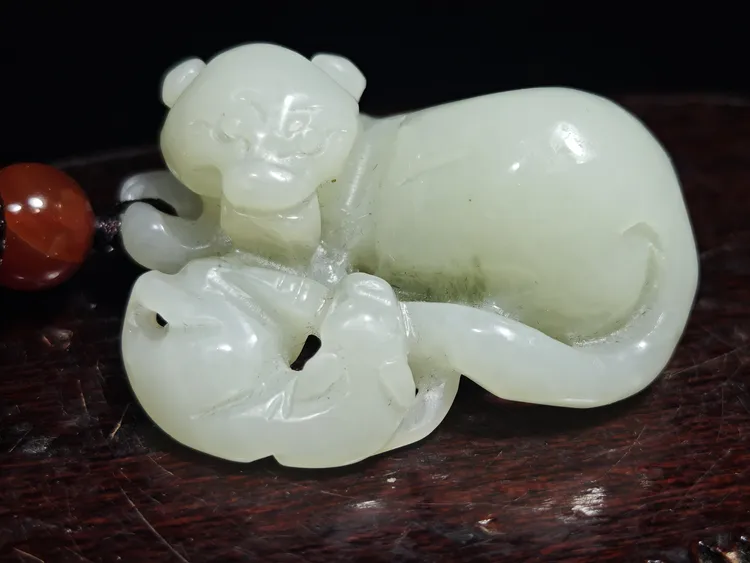 和田玉瑞兽精美挂件可作生日节日礼物重量50g尺寸48＊40＊25mm