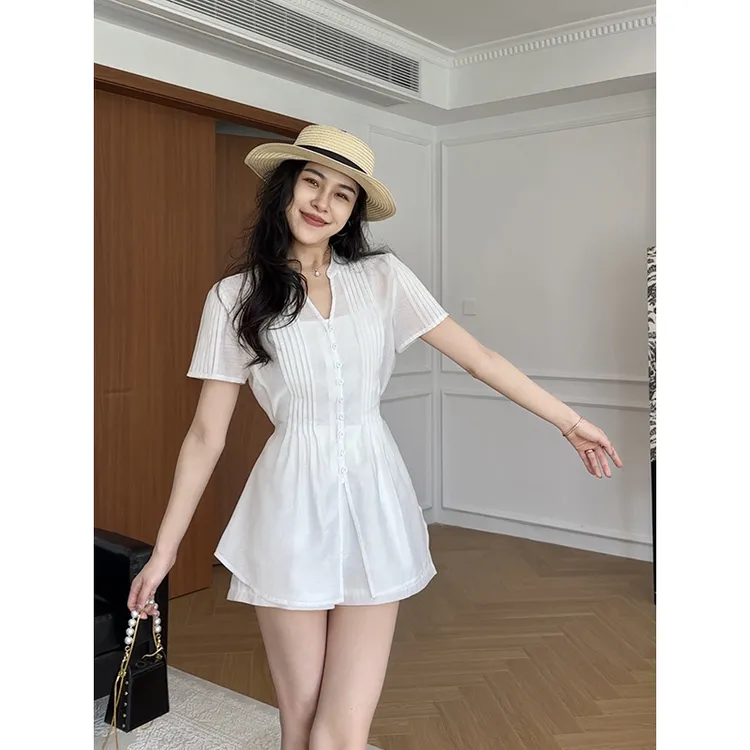 张阿星【柔纱漫夏】度假休闲防晒遮肉收腰修身白色长衬衫+高腰短裤 