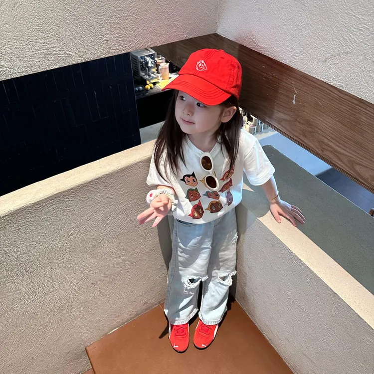 小思家女童2025夏季休闲韩版百搭卡通印花T恤时髦破洞牛仔裤套装