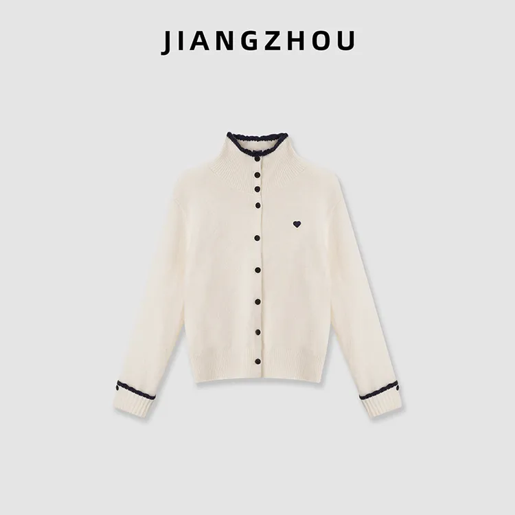 江洲【白榆】秋冬新款纽扣针织开衫百搭休闲风刺绣爱心羊毛毛衣外套
