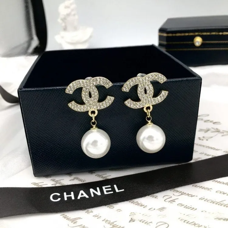 银仿珍珠吊坠 新款简约小香耳环轻奢小巧字母珍珠吊坠气质高级感