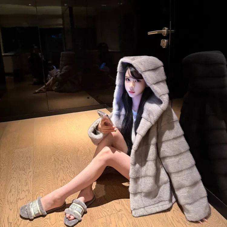 陈允朵【贵气感】冬季新款仿皮草外套厚韩系高级感女毛毛连