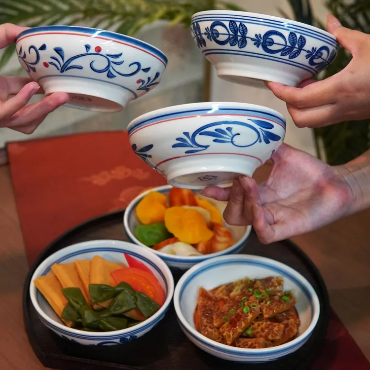 RIGEIAN/瑞涧【5.5寸波波碗】红豆卷草高温釉下彩手绘新中式