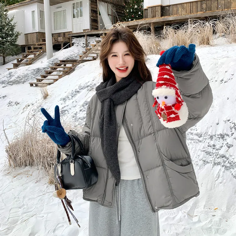 灰色针织围巾慵懒风泡芙羽绒服女冬季2025新款90白鸭绒保暖面包服