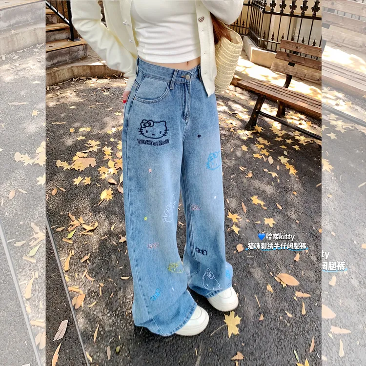 钟菲菲8月10日秋款卡通KT猫咪刺绣垂感牛仔裤女甩腿裤直筒阔腿裤