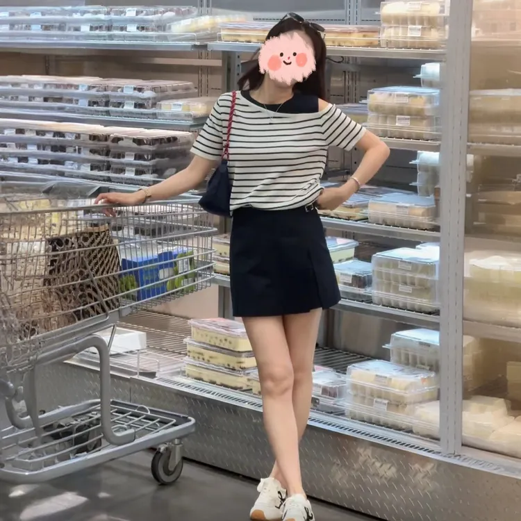 韩系设计感别致不规则拼接假两件露肩t恤上衣女+高腰显瘦开叉裙裤