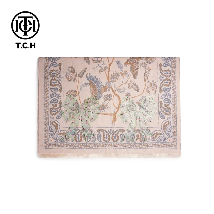 TCH【时尚百搭】私服图案休闲个性披肩围巾T75D45E5003轻奢tch