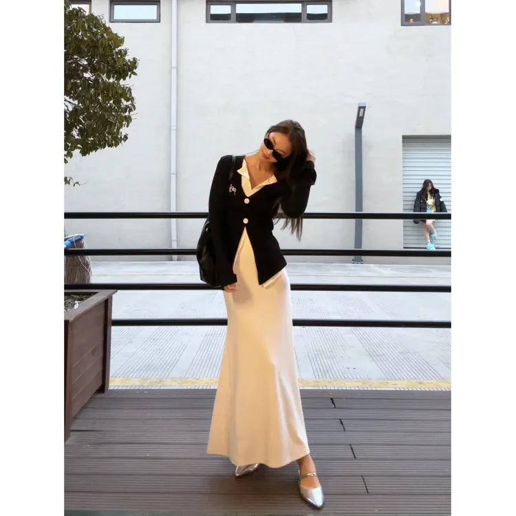 早春韩系高级感穿搭新款假两件v领针织衫女上衣轻熟风半身裙子ins