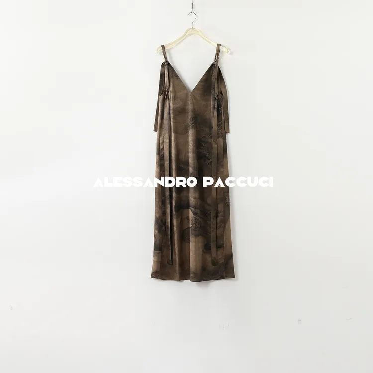 AP洛哥43018LL【婉若游龙】桑蚕丝印花V领时尚女士吊带连衣裙