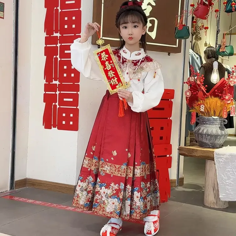 2025秋冬新款儿童古风中国风明制汉服马面裙套装蝴蝶刺绣套装