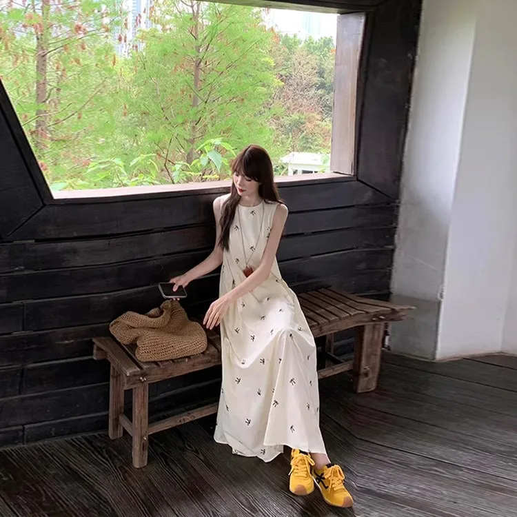 法式背心连衣裙女2025新款今年流行爆款裙子夏季度假风小个子长裙